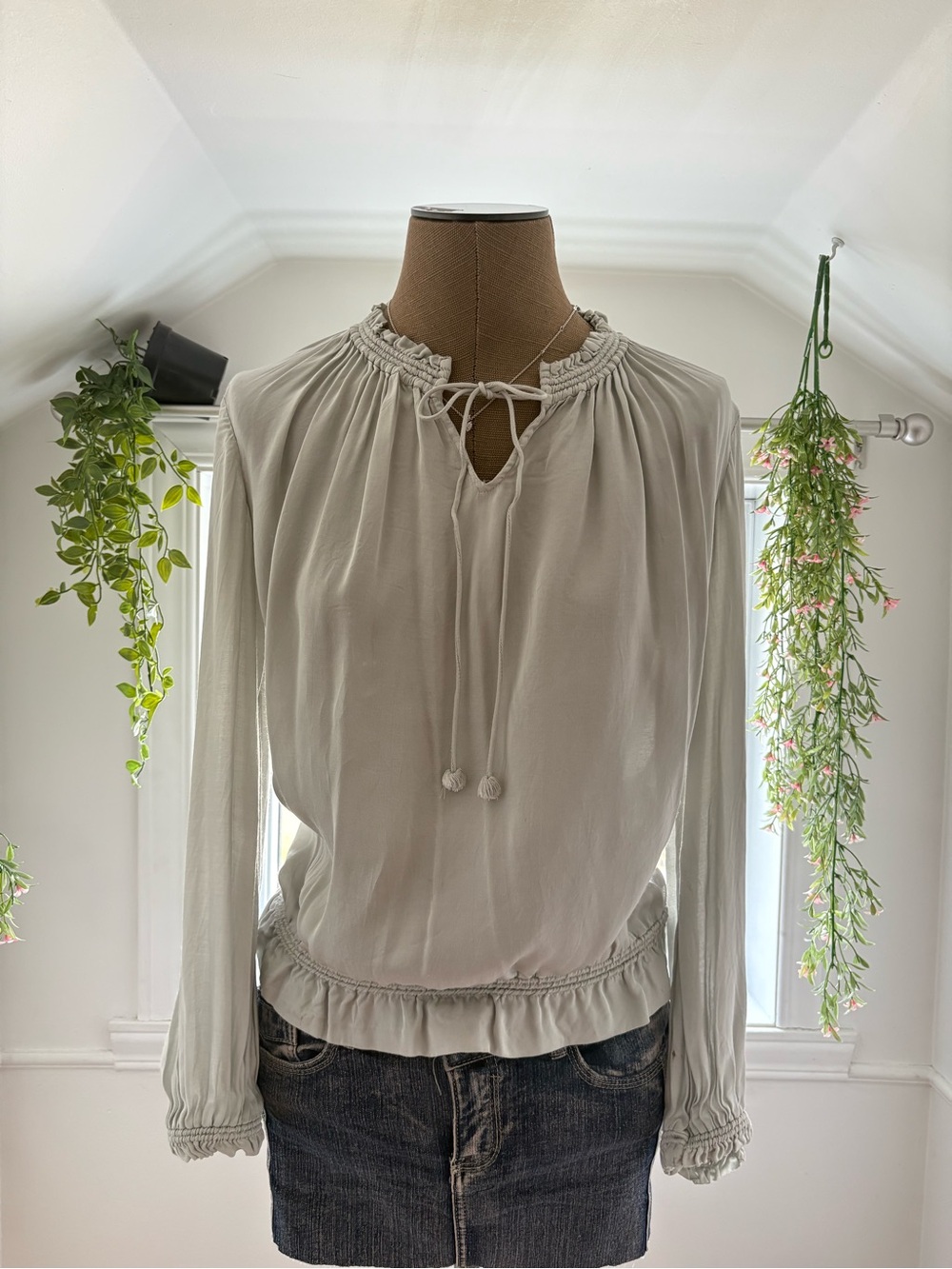 Light Gray Long-Sleeve Peasant Blouse - Women